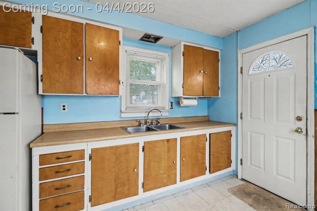 6139 Hampden Street, Taylor, MI 48180 — Photo 8