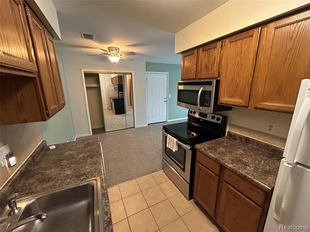 34650 Clarkson Drive W, 43, Fraser, MI 48026 — Photo 6