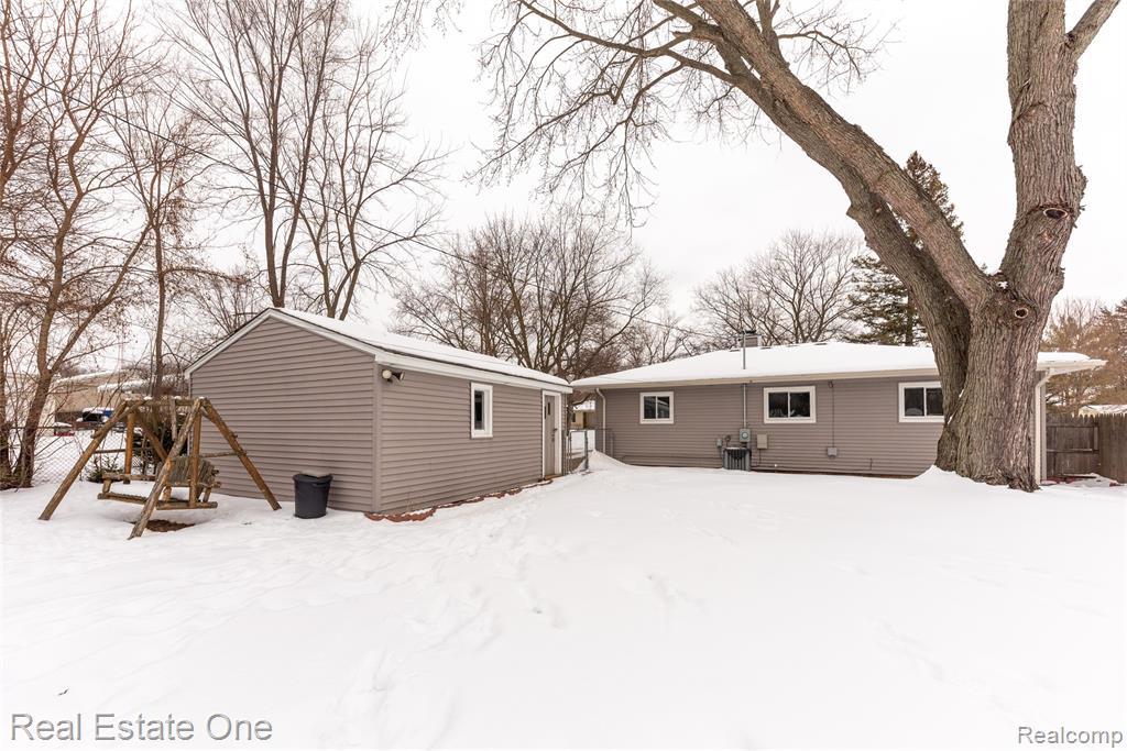 5350 Military Avenue, Brighton, MI 48116 — Photo 4