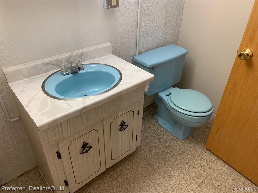 41552 Bedford Drive, Canton, MI 48187 — Photo 27