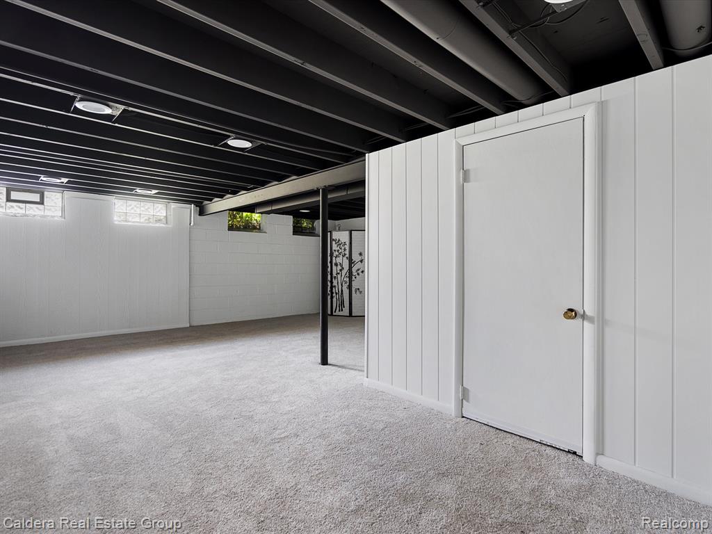 600 LOS ARBOLES Drive, Wolverine Lake, MI 48390 — Photo 20