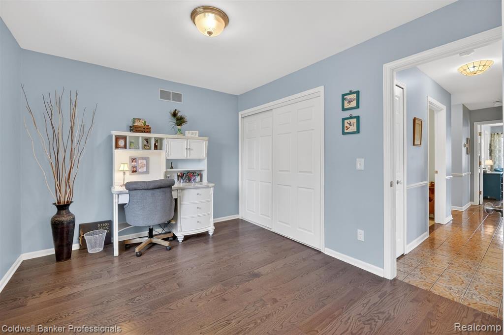 4380 Warwick Circle Drive, Grand Blanc, MI 48439 — Photo 19