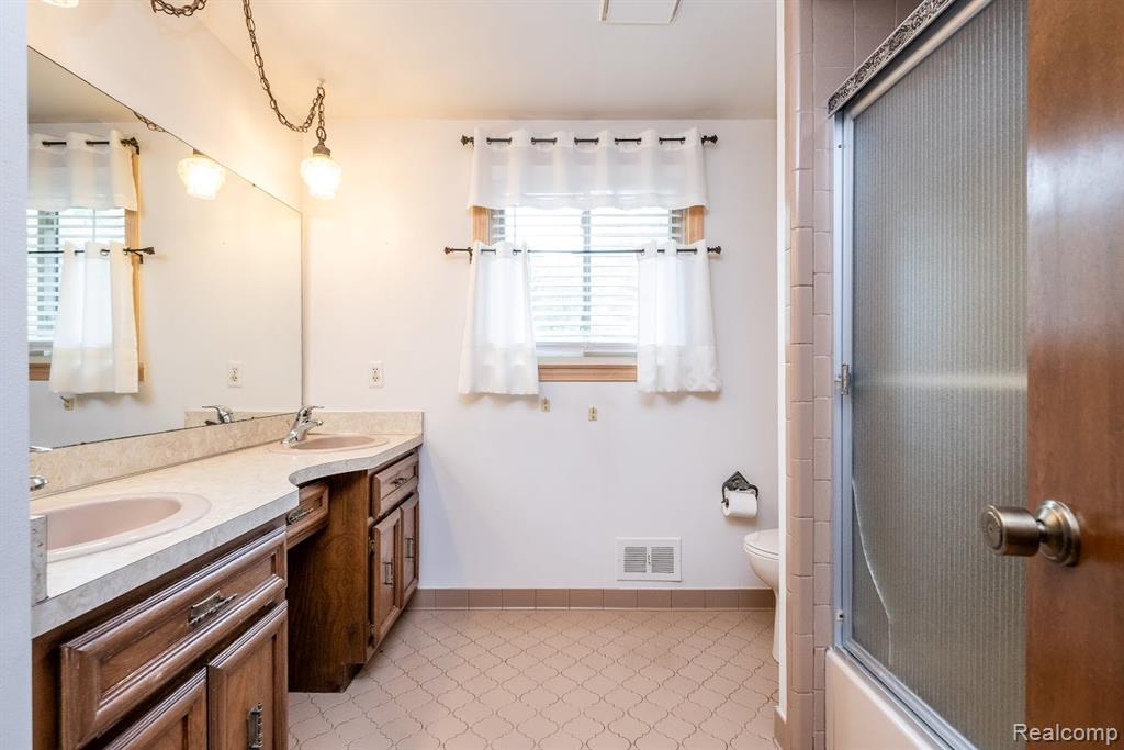 8911 W Gates Street, Bruce, MI 48065 — Photo 40