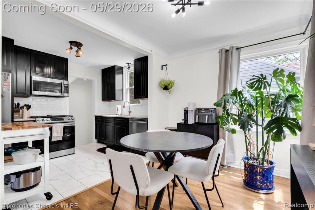 8740 Saratoga Street, Oak Park, MI 48237 — Photo 7