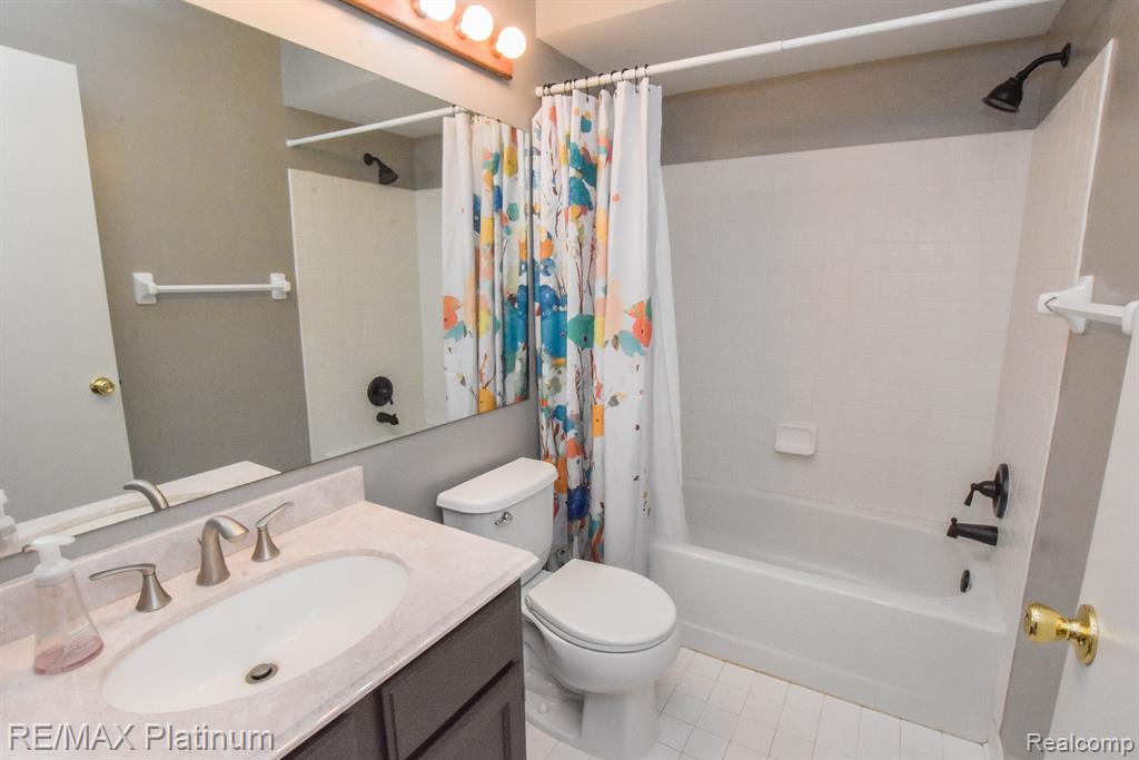 900 RIDGE, Brighton, MI 48116 — Photo 26