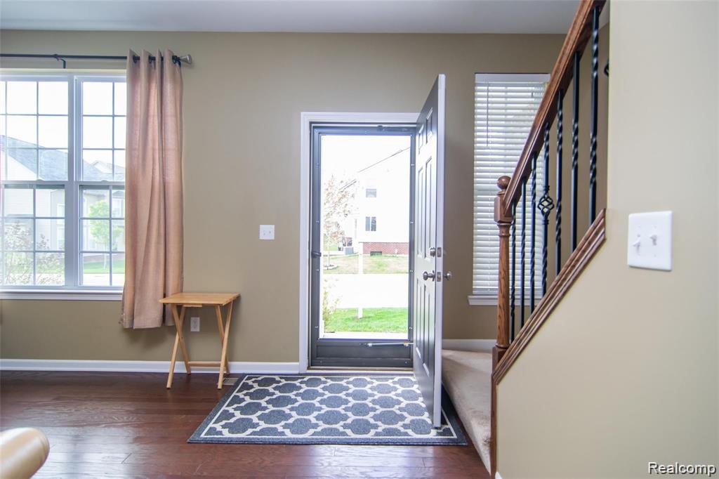 51171 Brompton, Novi, MI — Photo 2