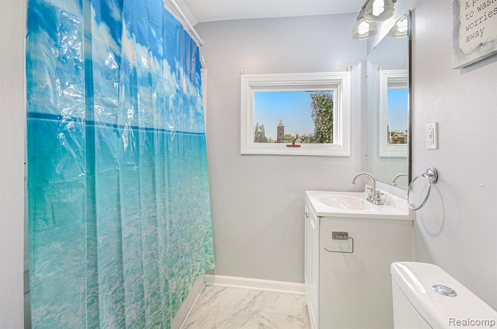 15105 Charles R Avenue, Eastpointe, MI 48021 — Photo 15