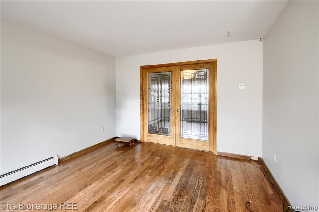 688 UPHILL Road, Milford, MI 48381 — Photo 17