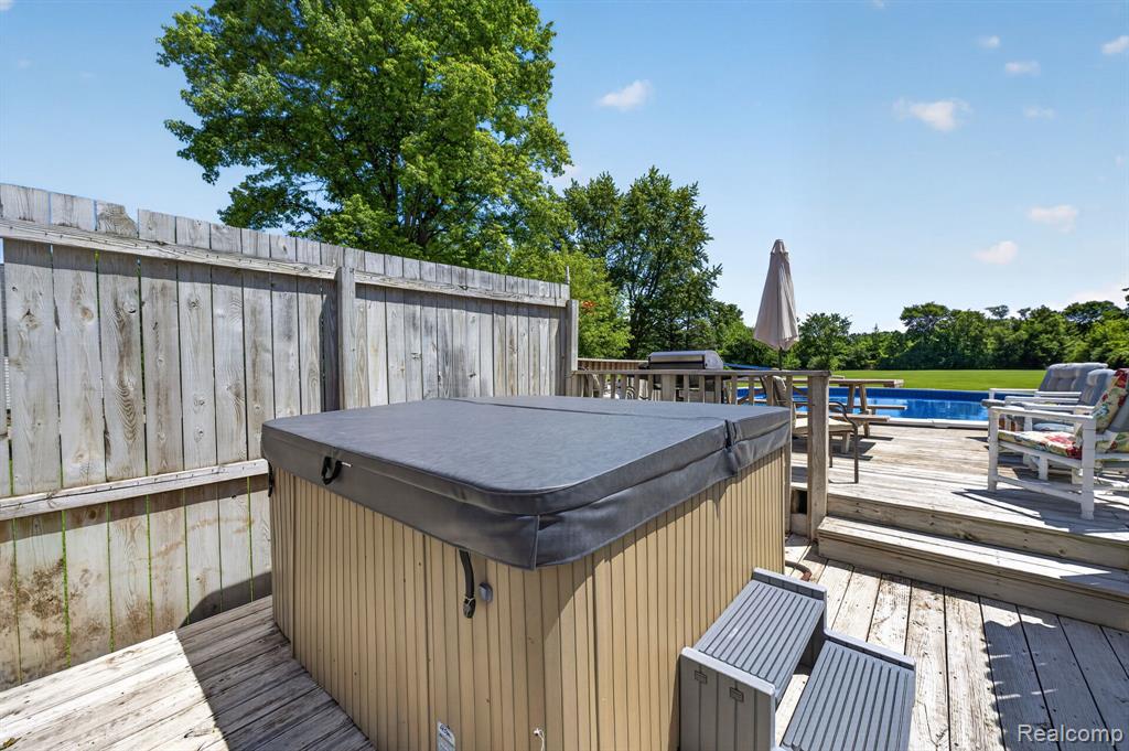 5233 Torrey Road, Flint, MI 48507 — Photo 30