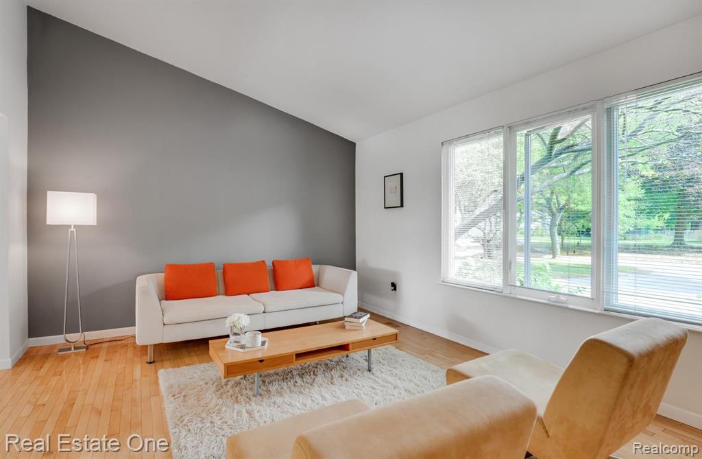 6749 LITTLE CREEK Drive, Troy, MI 48085 — Photo 12