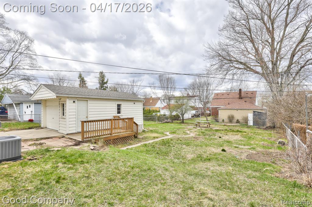 23211 Rensselaer Street, Oak Park, MI 48237 — Photo 25