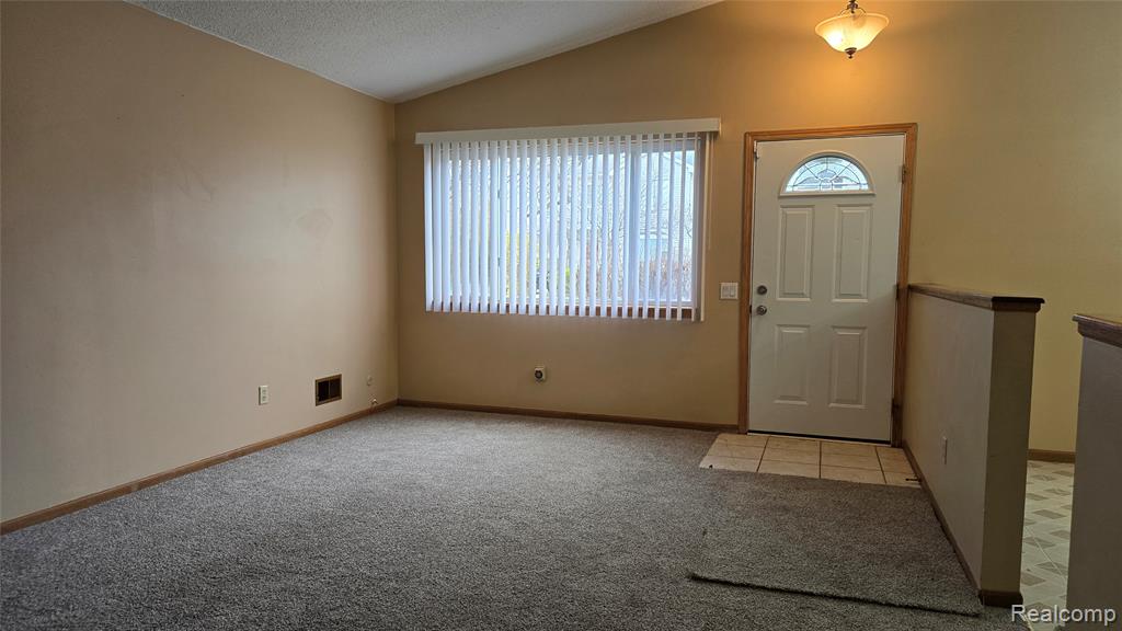 803 E Meyers Avenue, Hazel Park, MI 48030 — Photo 2