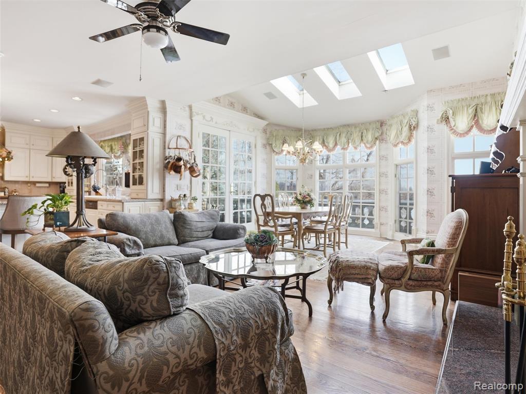 3075 Heron Pointe Drive, Bloomfield Hills, MI 48302 — Photo 14