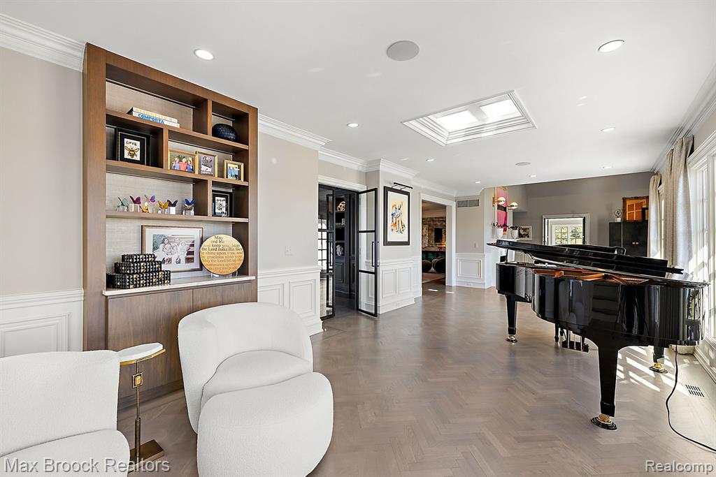 3251 W Shore Drive, Orchard Lake Village, MI 48324 — Photo 15