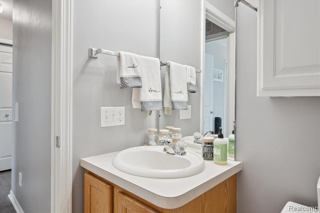7160 Warwick Drive, Ypsilanti, MI 48197 — Photo 43