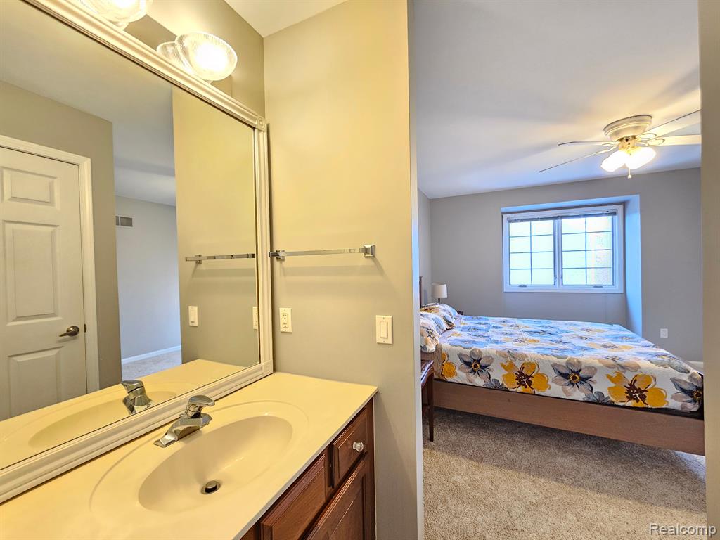 51094 PLYMOUTH LAKE, Plymouth, MI 48170 — Photo 36