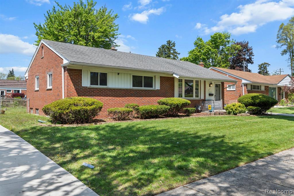 8631 WHITEFIELD Street, Dearborn Heights, MI 48127 — Photo 2