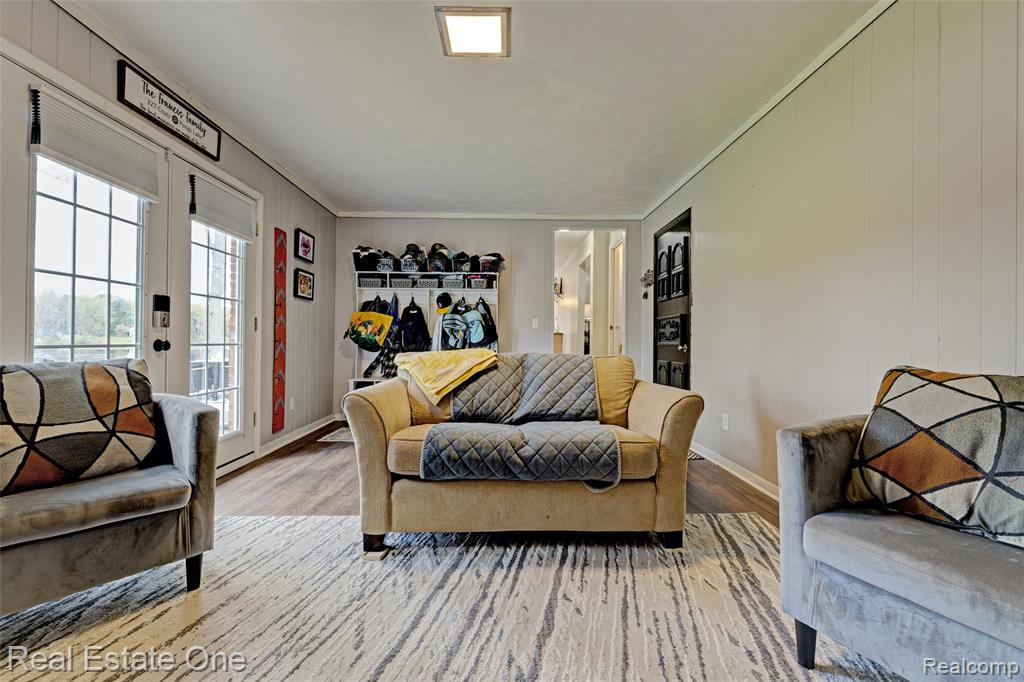 327 Coats Road, Lake Orion, MI 48362 — Photo 27