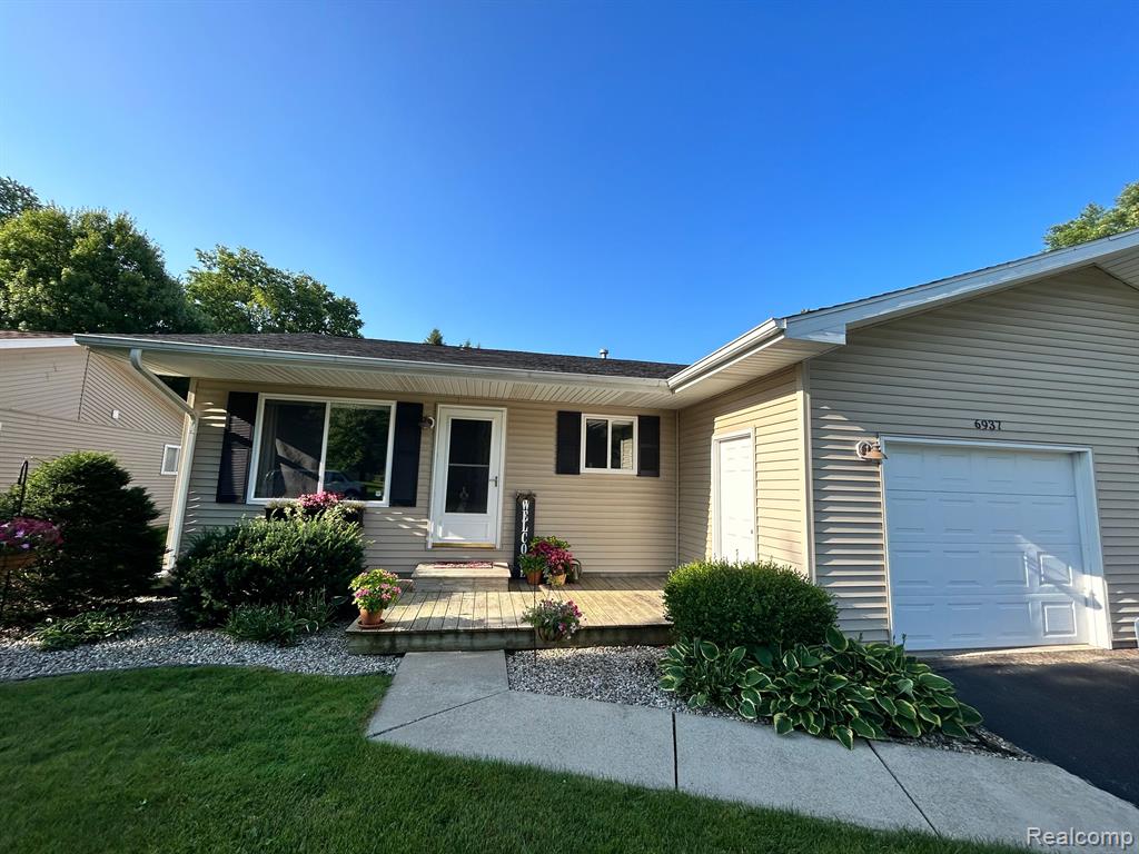 6937 ALMA, Saginaw, MI 48603 — front exterior