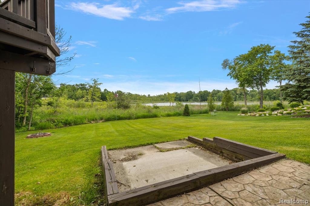 5390 Plantation Drive, Commerce Twp, MI 48382 — Photo 4