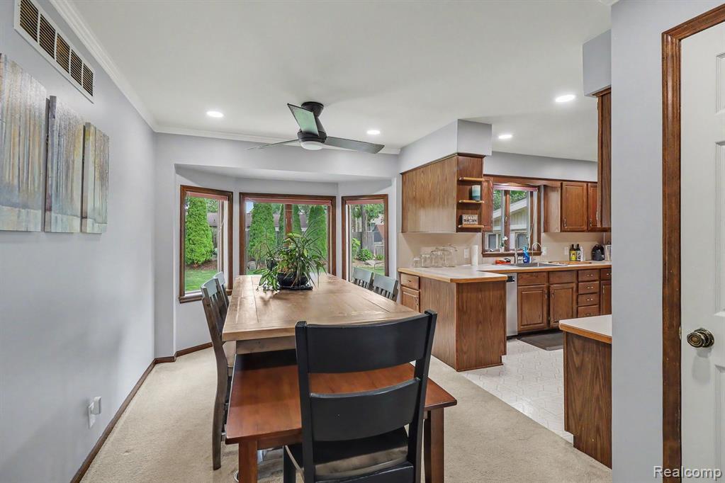 9442 WOODSIDE Trail, Swartz Creek, MI 48473 — Photo 11
