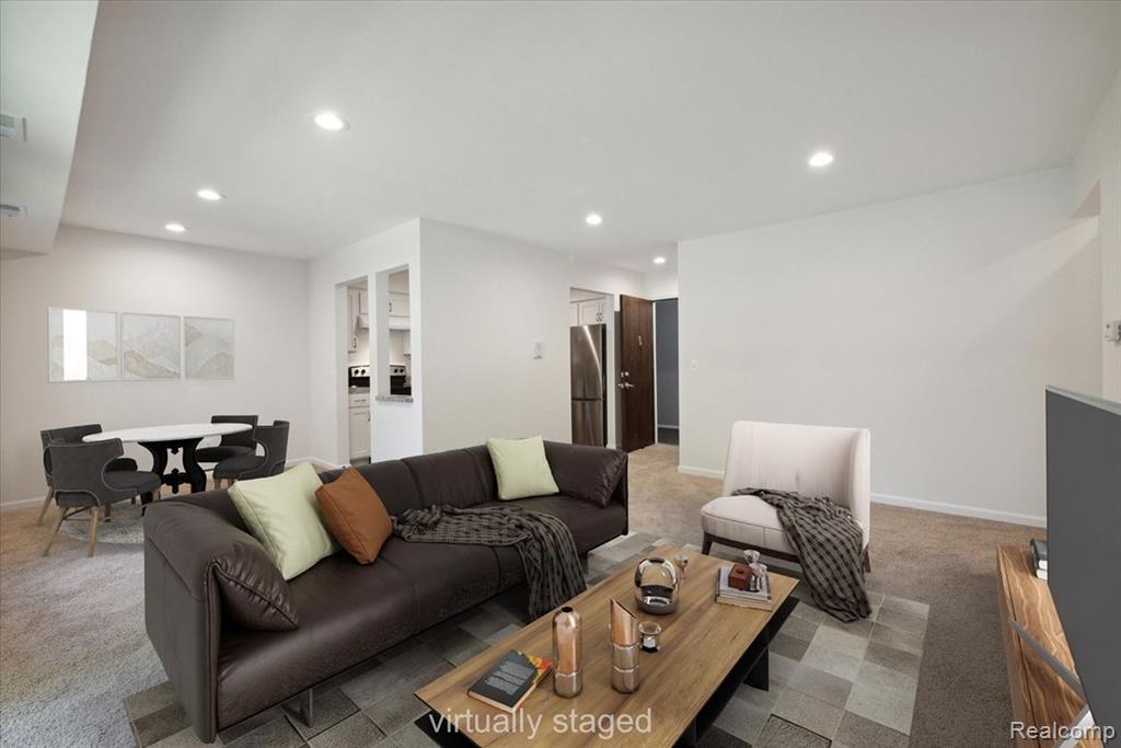 30535 W 14 MILE Road S, 16, Farmington Hills, MI 48334 — Photo 2