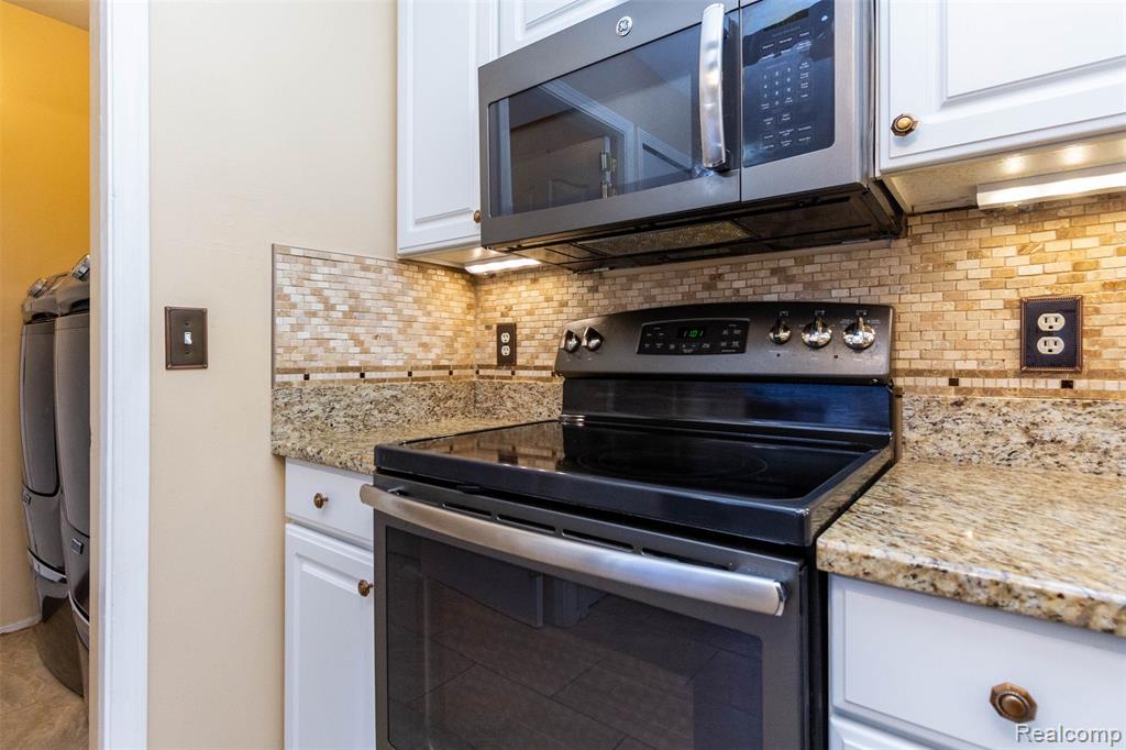448 Ravencrest Lane, 50, Westland, MI — Photo 15