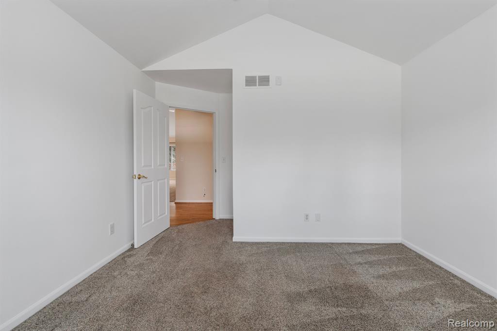 52497 WESTFIELD Drive, Macomb, MI 48042 — Photo 13