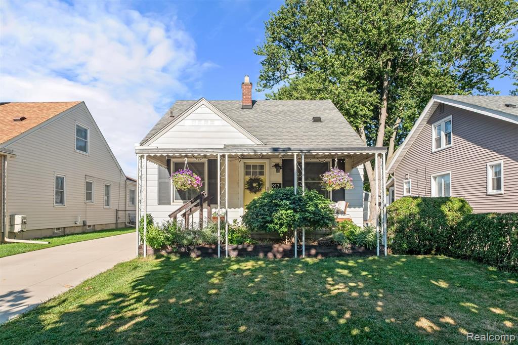 917 N Edison Avenue, Royal Oak, MI 48067 — Photo 2