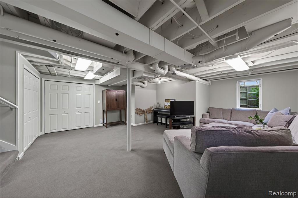 16265 Locherbie Avenue, Beverly Hills, MI 48025 — Photo 36