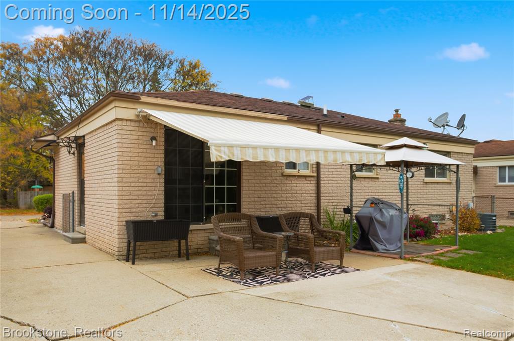 875 Meadowlake Road, Canton, MI 48188 — Photo 8