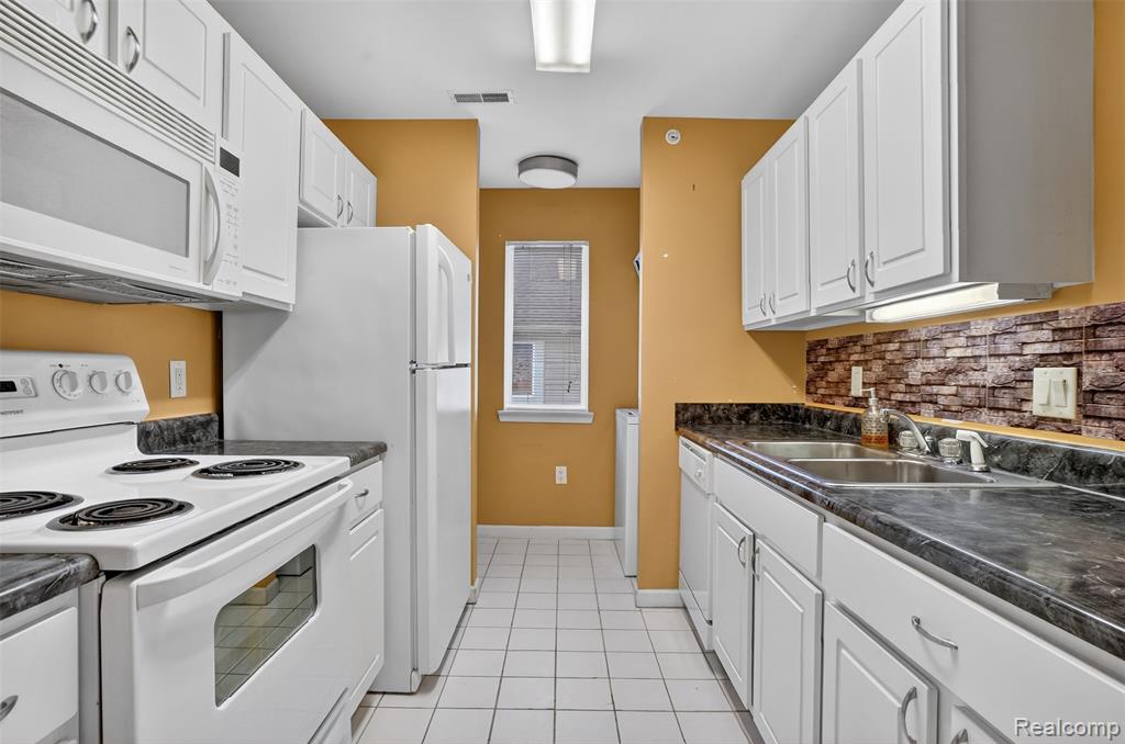 848 Brandon Avenue, Pontiac, MI 48340 — Photo 7