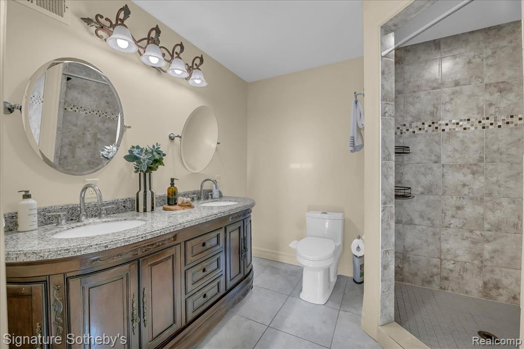 621 DEWEY Street, Royal Oak, MI 48067 — Photo 13