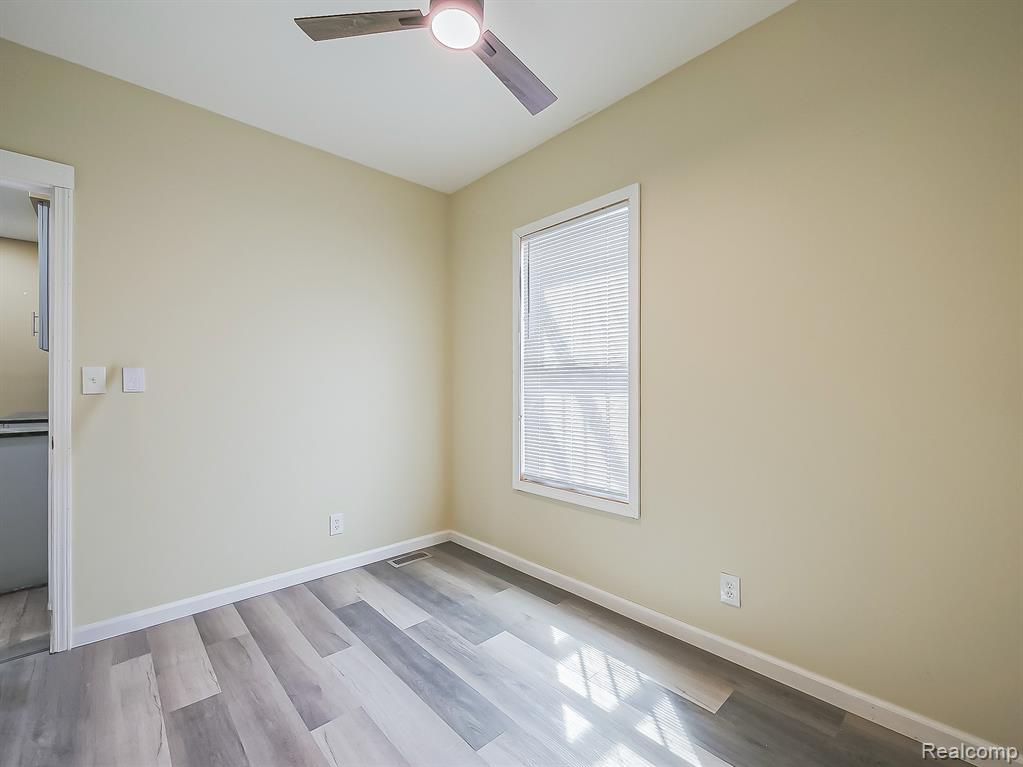 895 Blaine Street, Detroit, MI 48202 — Photo 15