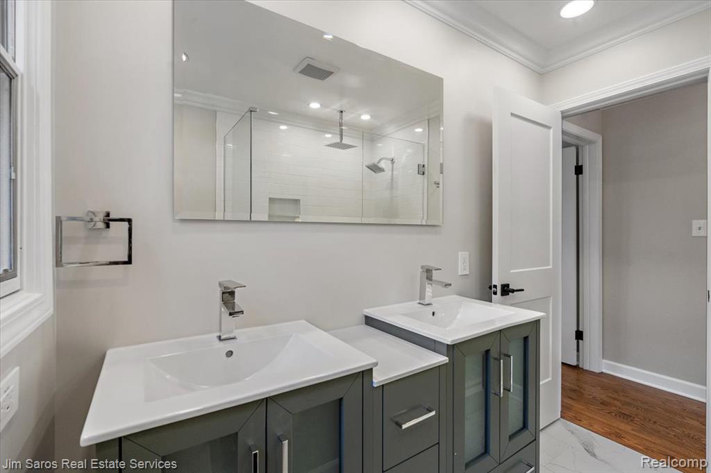 22676 Bayview Drive, Saint Clair Shores, MI 48081 — Photo 18