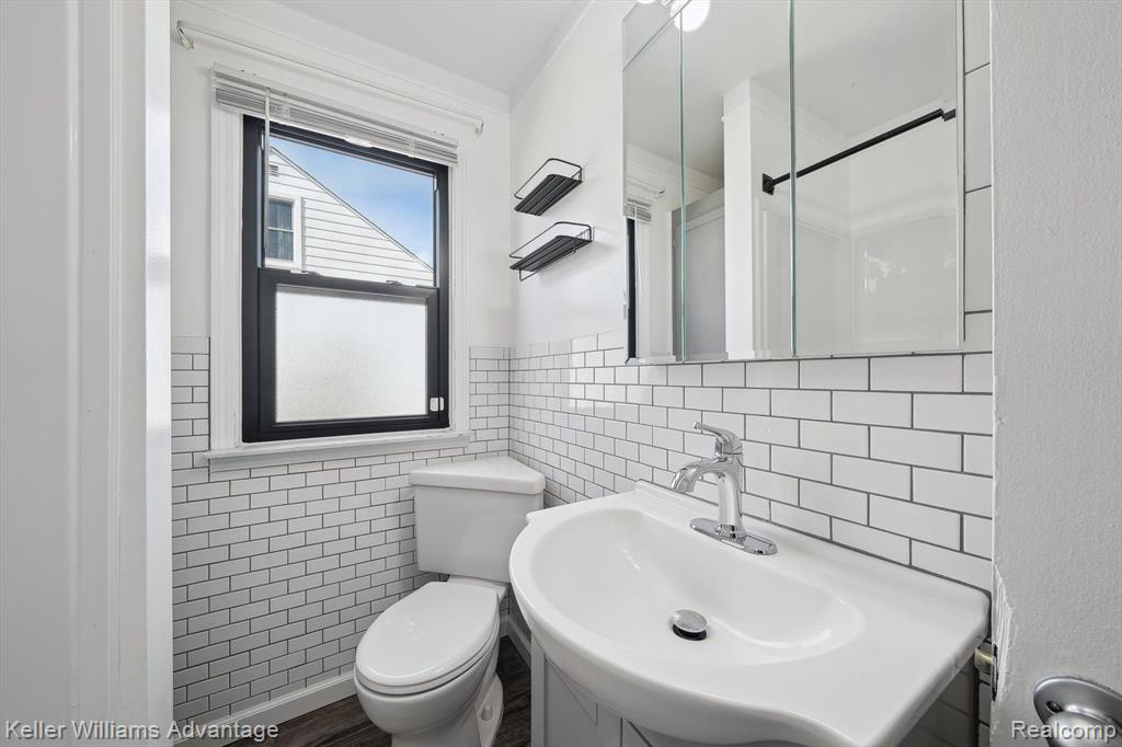 836 CLINTON Street, Wyandotte, MI 48192 — Photo 16