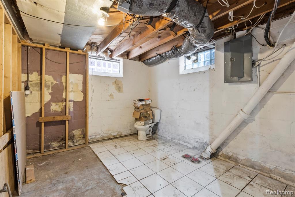 19161 Rogge Street, Detroit, MI 48234 — Photo 14