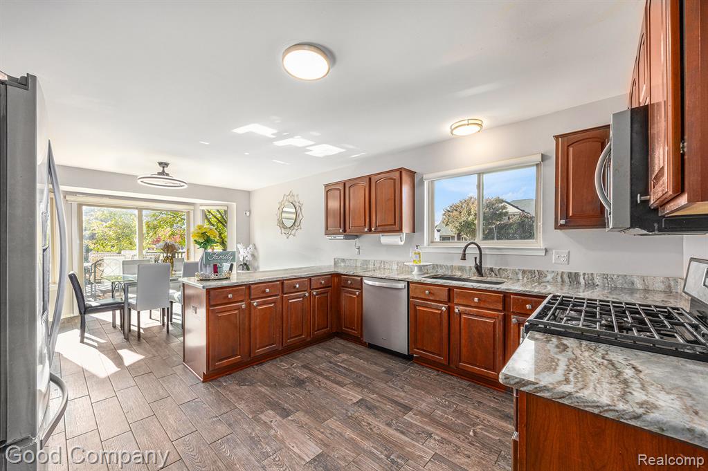 52117 Pebble Creek Drive, New Baltimore, MI 48047 — Photo 12