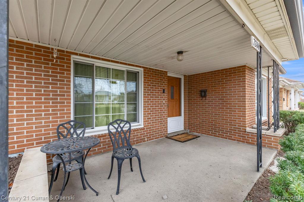 7244 FENTON Street, Dearborn Heights, MI 48127 — Photo 3