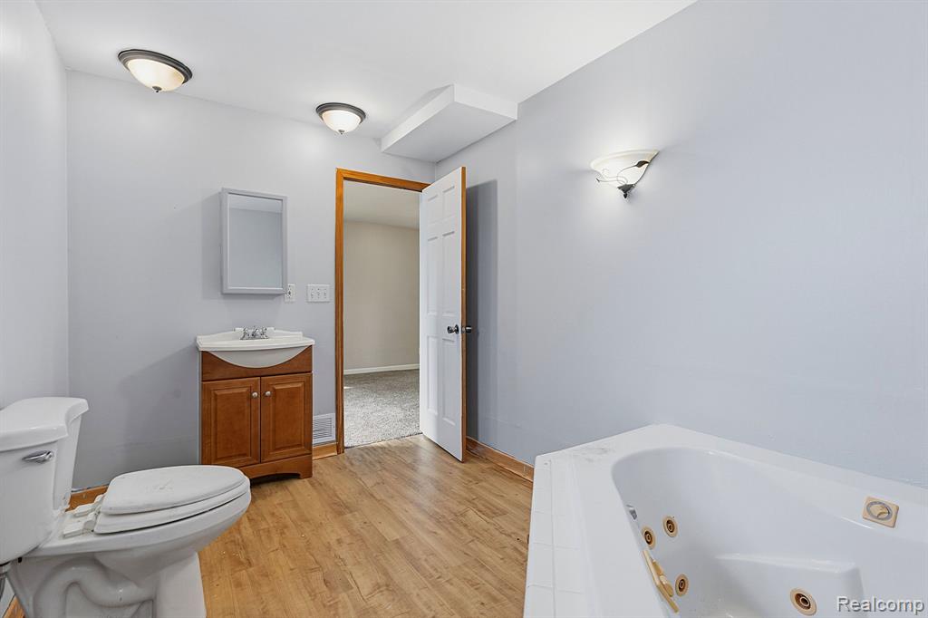 5852 Beech Daly Road, Taylor, MI 48180 — Photo 16