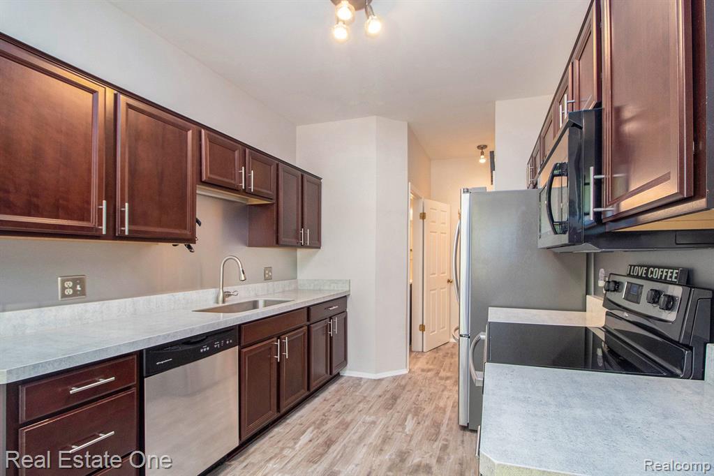 7311 GREEN FARM Road, West Bloomfield, MI — Photo 8