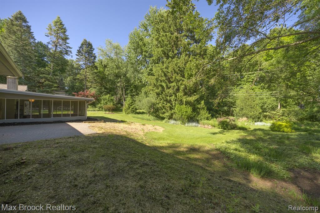 6041 EASTMOOR Road, Bloomfield Hills, MI 48301 — Photo 33