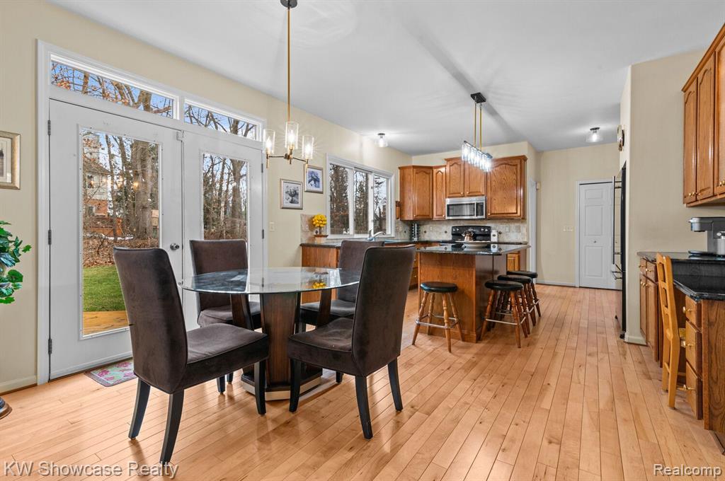 5294 BRIDGE Trail E, Commerce Twp, MI 48382 — Photo 9