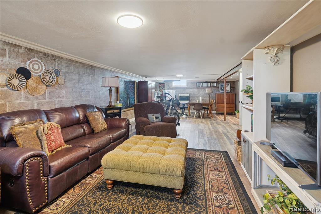 16303 Almont Road, Allenton, MI 48002 — Photo 26
