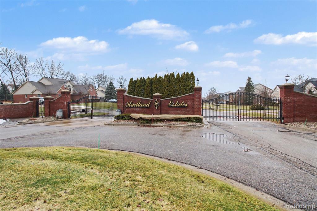 2325 Cristina Anne Court, Howell, MI 48855 — Photo 35