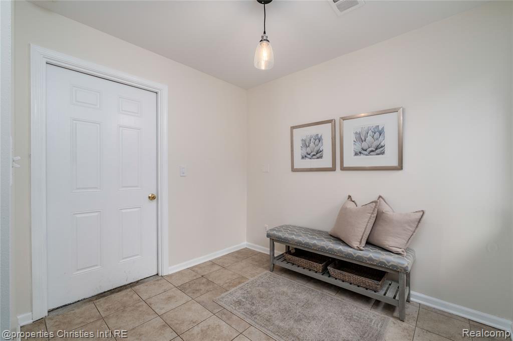 25558 Portico Lane, Novi, MI — Photo 23