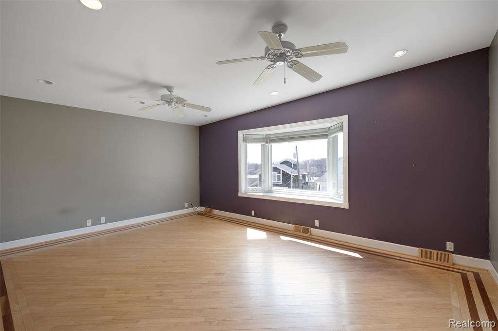 590 Hillwood, White Lake, MI 48383 — Photo 14