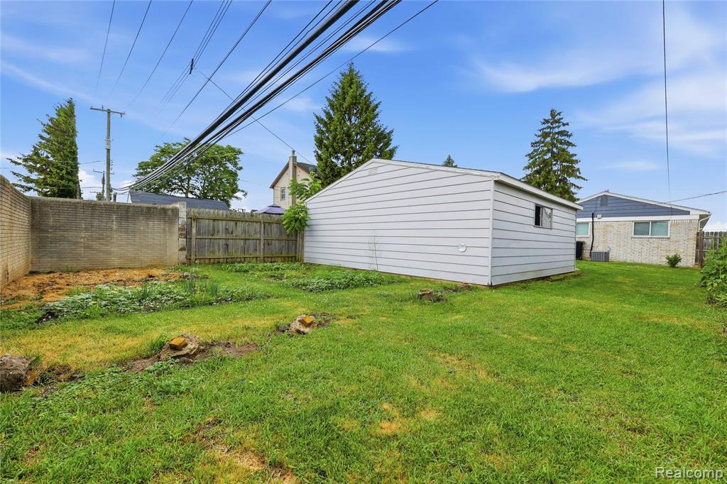 30746 Brush Street, Madison Heights, MI 48071 — Photo 25