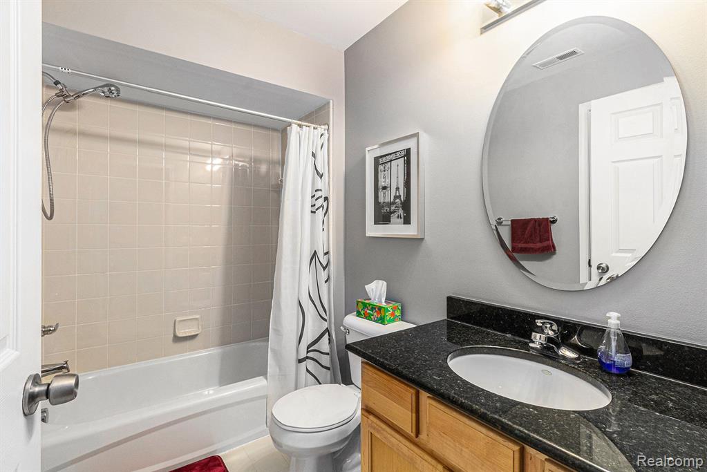 156 SANDY Lane, Walled Lake, MI 48390 — Photo 18