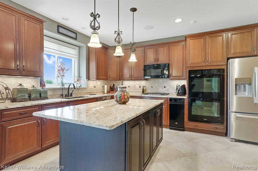 24839 BROMPTON WAY, South Lyon, MI 48178 — Photo 16